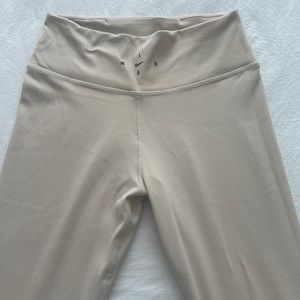 Nike Dri-FIT Mid-Rise Leggings